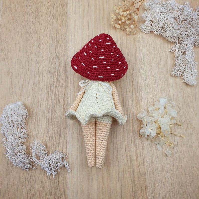 Mushroom Sprite - critter stitch crochet pattern / amigurumi